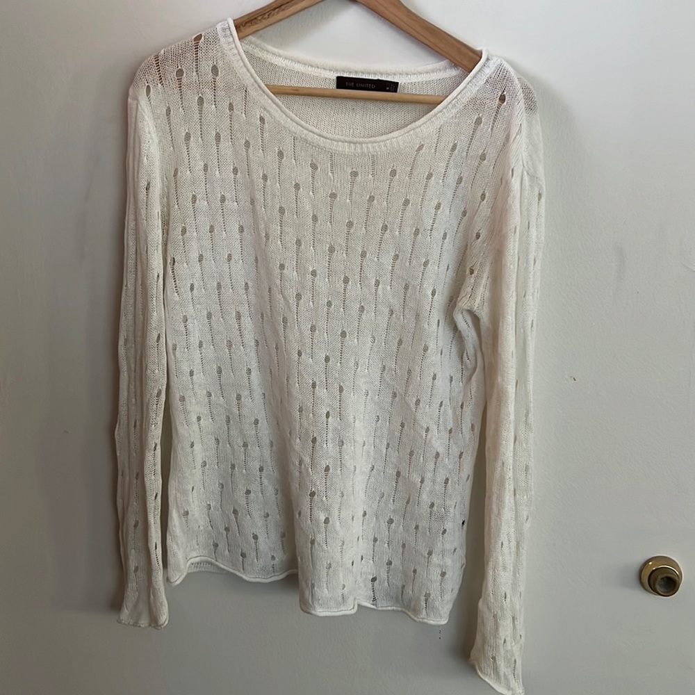 Light white sweater tee